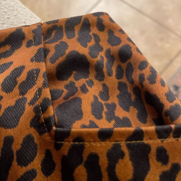 NWOT Urban Outfitters Ecoté Leopard Print Mini Skirt - Picture 4 of 7